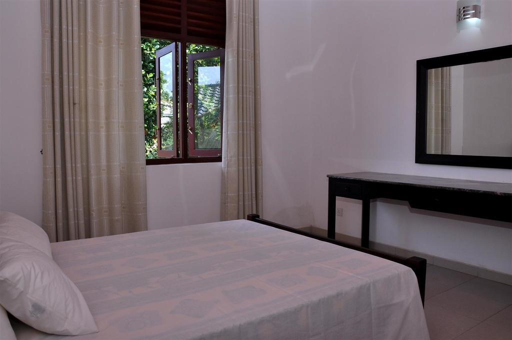 Harris Villa Hikkaduwa Room photo